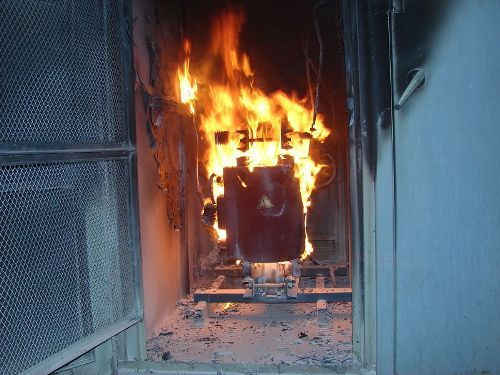 夏日炎炎，北京創(chuàng)聯(lián)匯通電氣教你必備油浸式變壓器防火常識